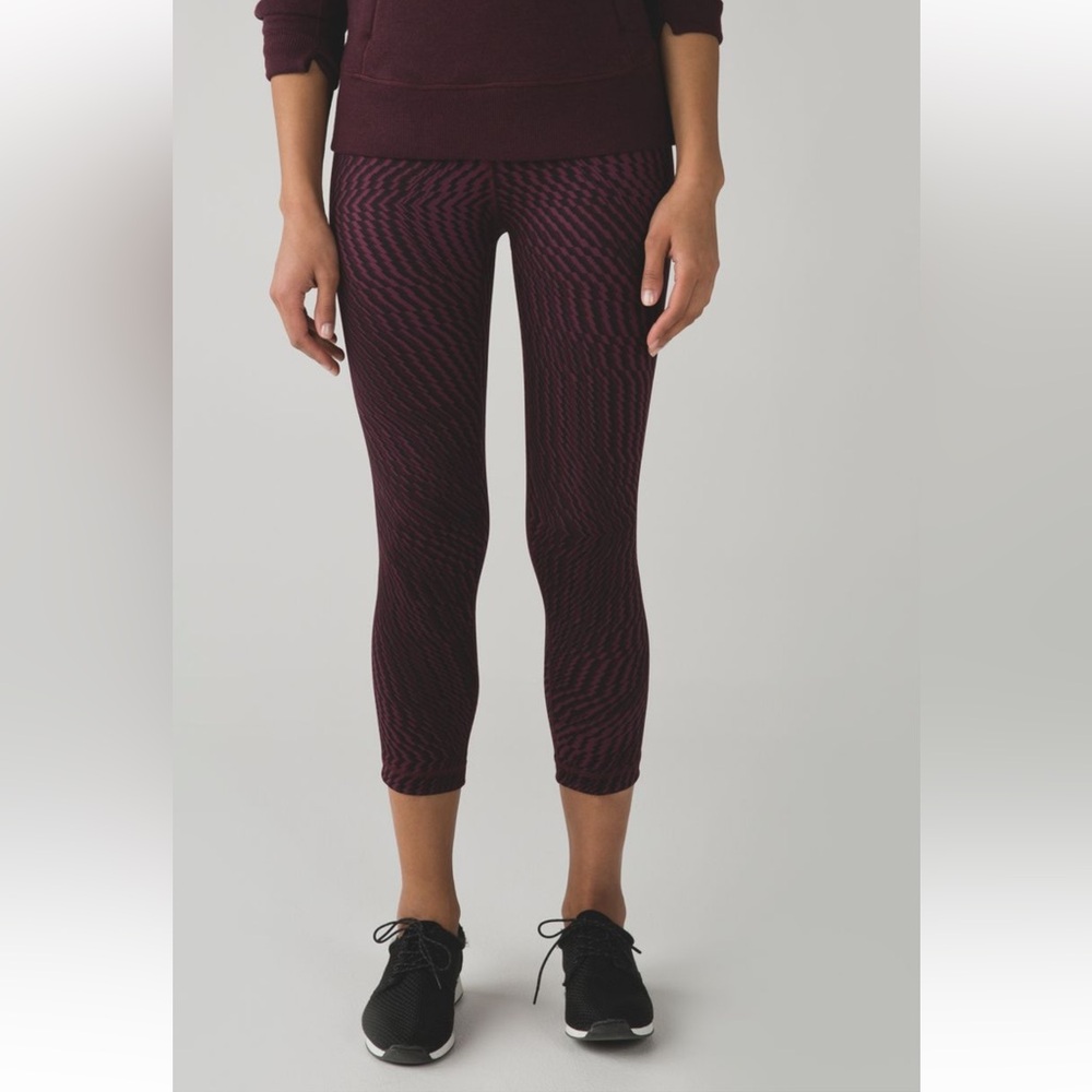 Lululemon Wunder Under crop Leggings shifted red horizon- size 4-NICE